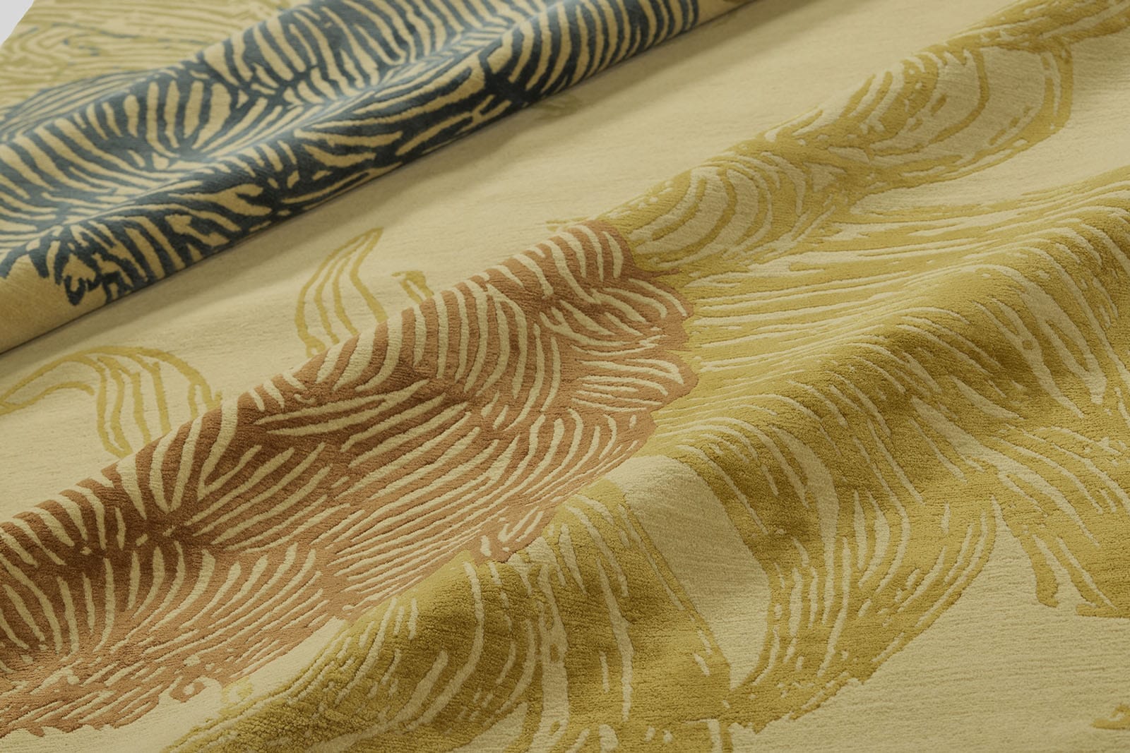 CHRYSANTHEMUM TUMBLE INDIGO RUST Detail 1