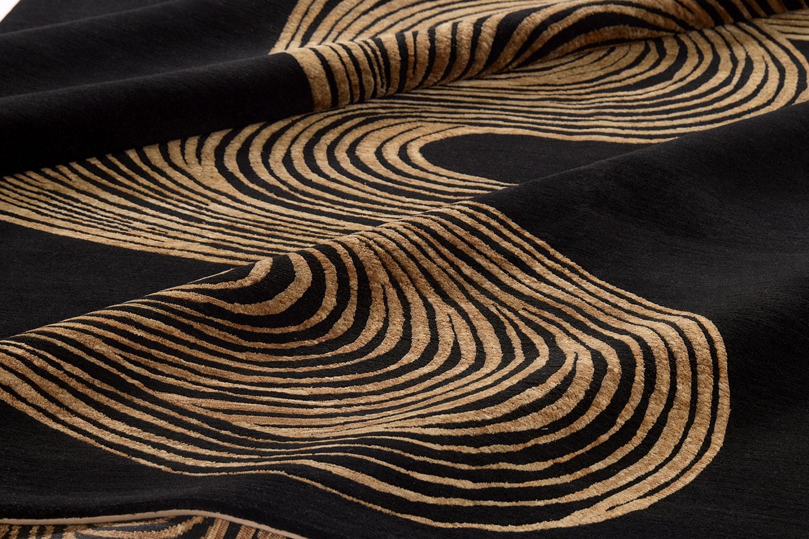 SMOKESCREEN BLACK GOLD Detail 1