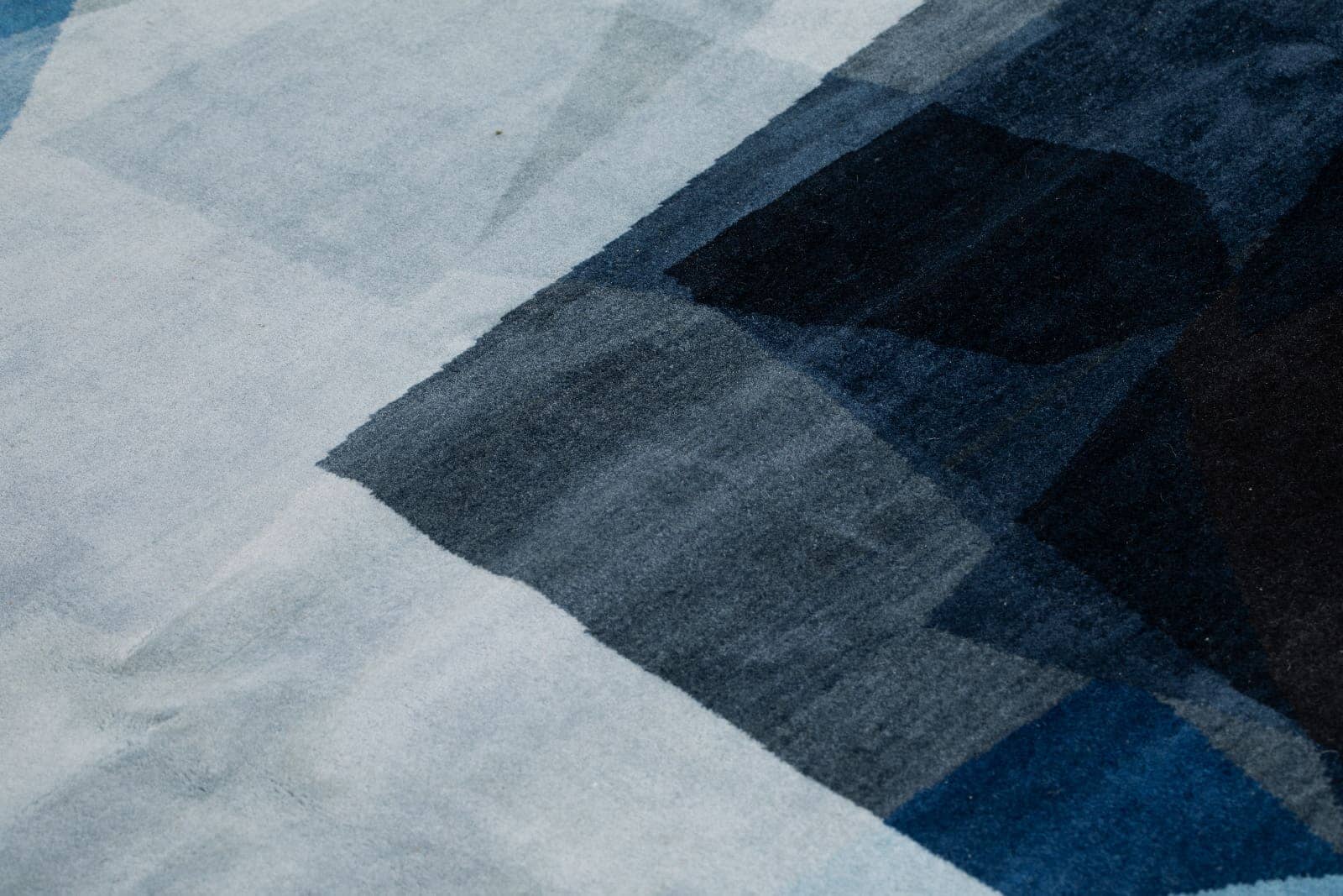 FADE BLUE