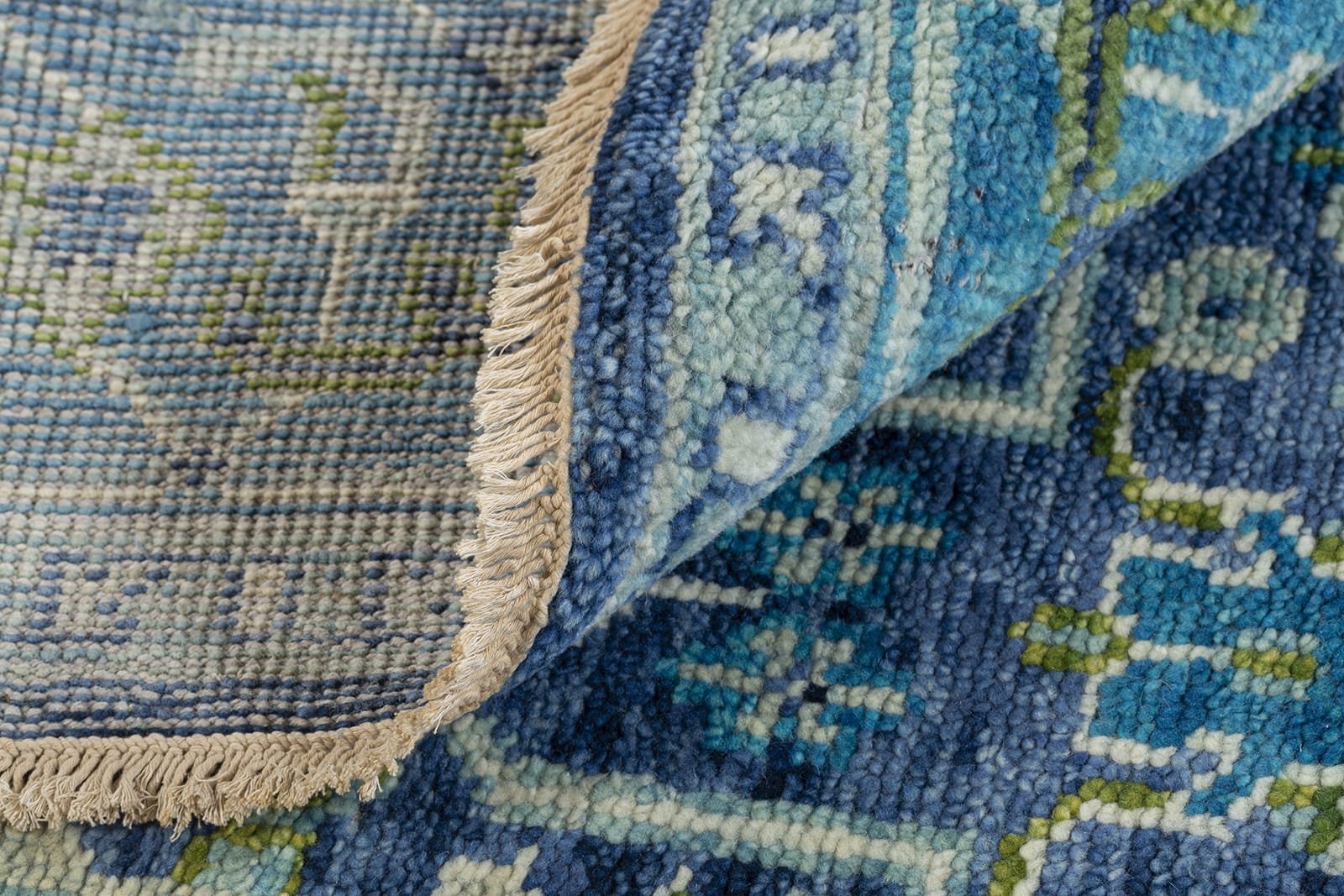 detail image of Persian Lattice Lagoon hand knotted area rug design by Tufenkian