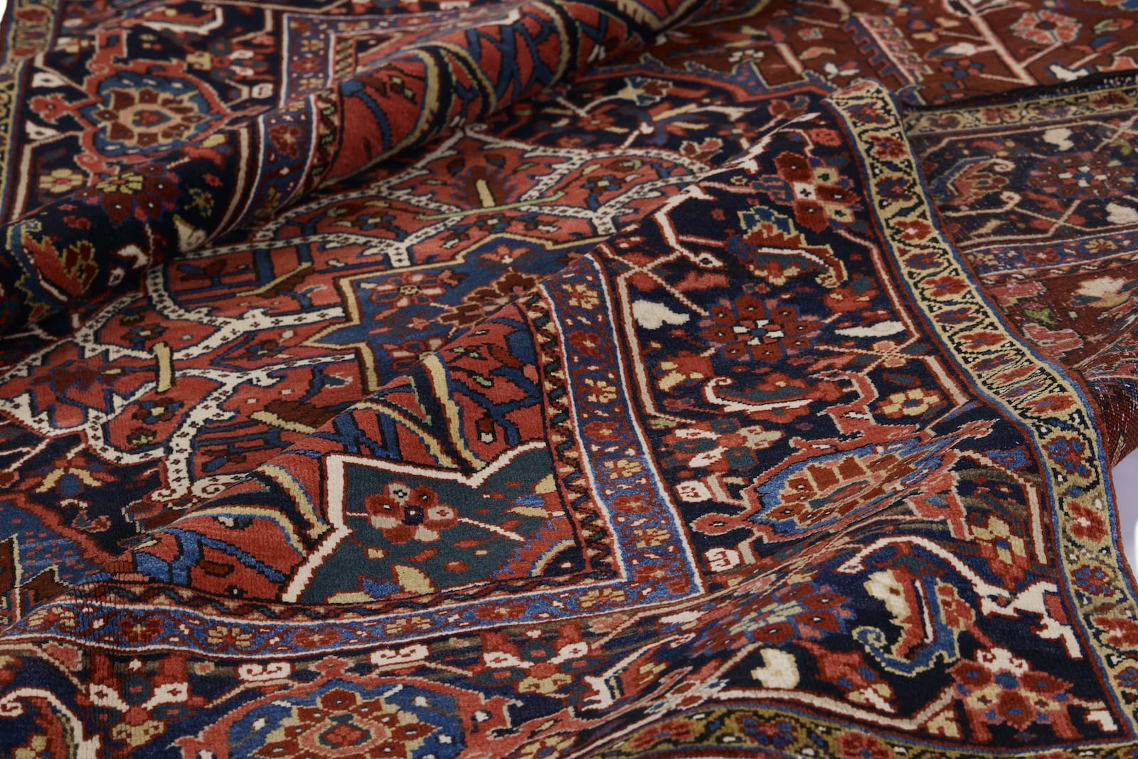 ANTIQUE PERSIAN HERIZ  7' 11" X 11' 11"