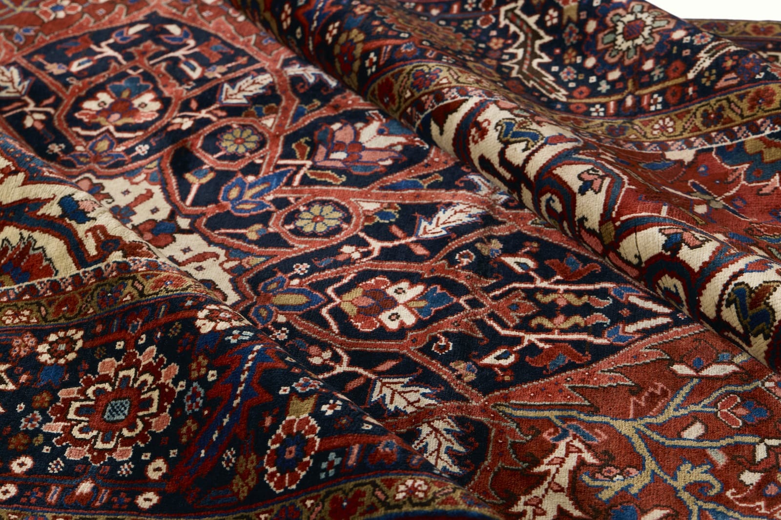 ANTIQUE PERSIAN HERIZ