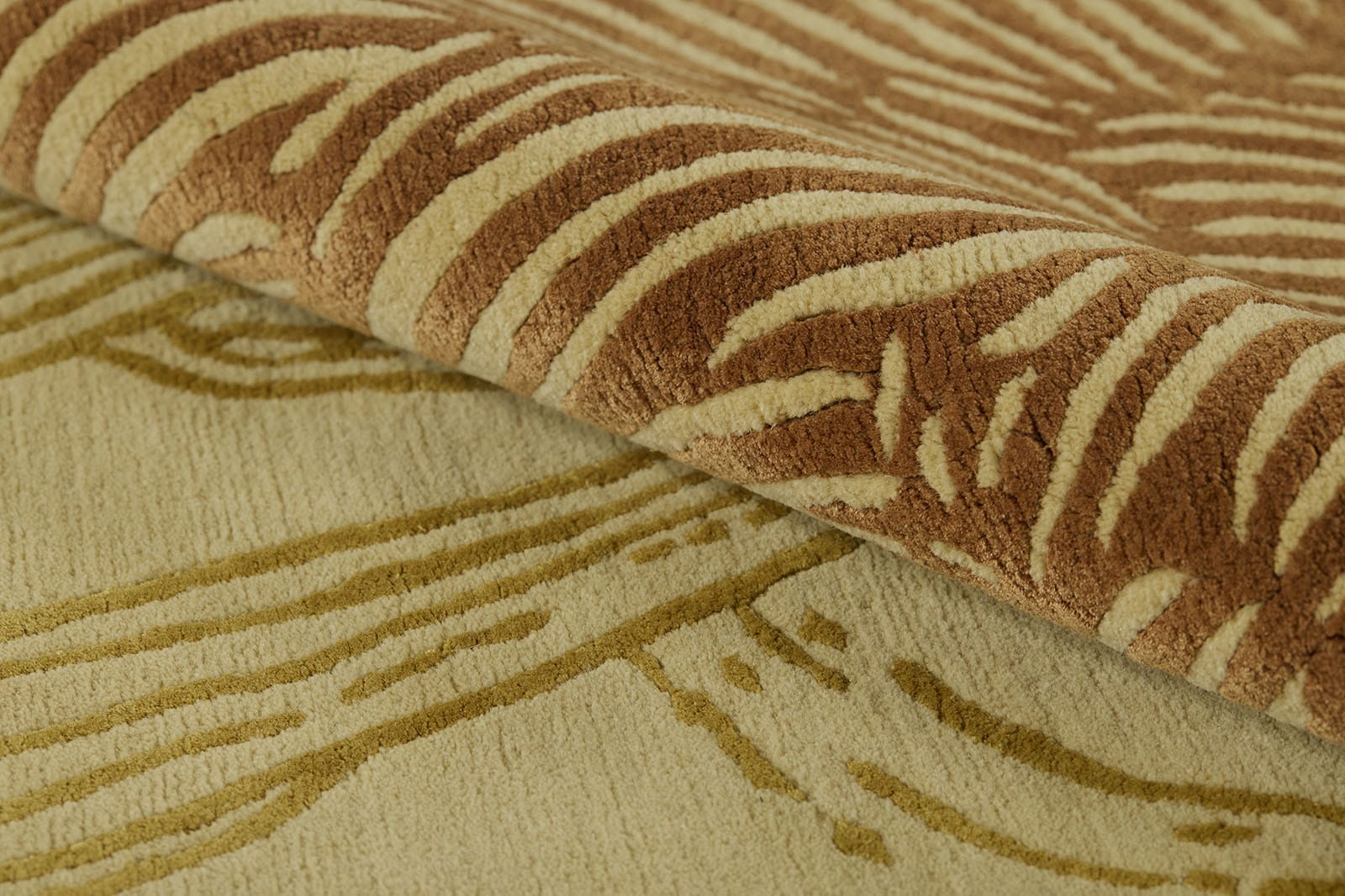 CHRYSANTHEMUM TUMBLE INDIGO RUST Detail 2