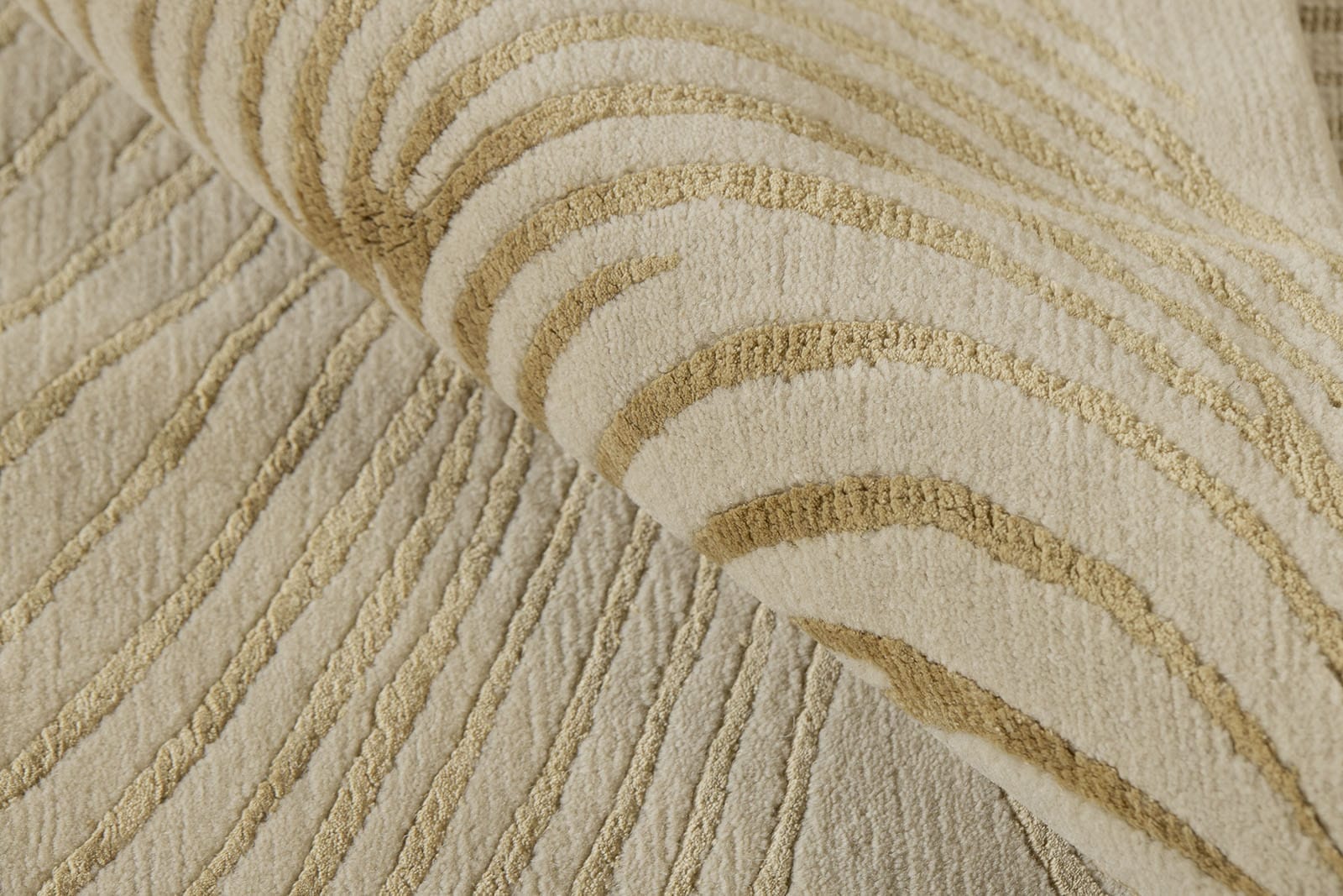 SMOKESCREEN III CHAMPAGNE Detail 2