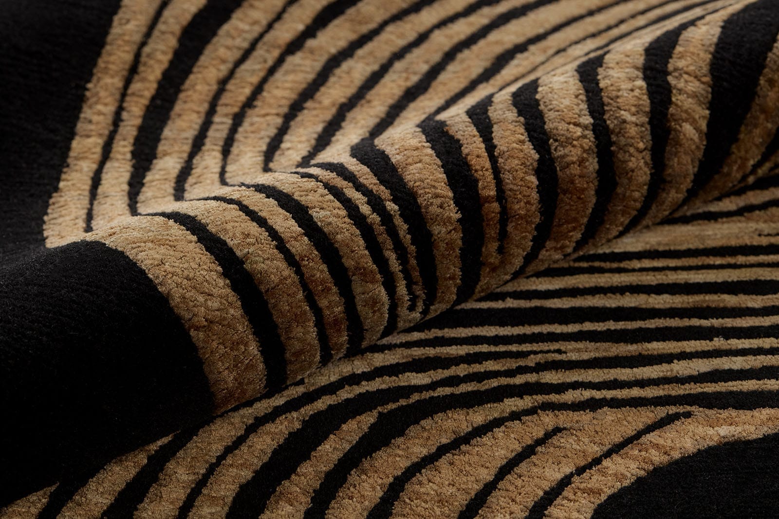SMOKESCREEN BLACK GOLD Detail 2