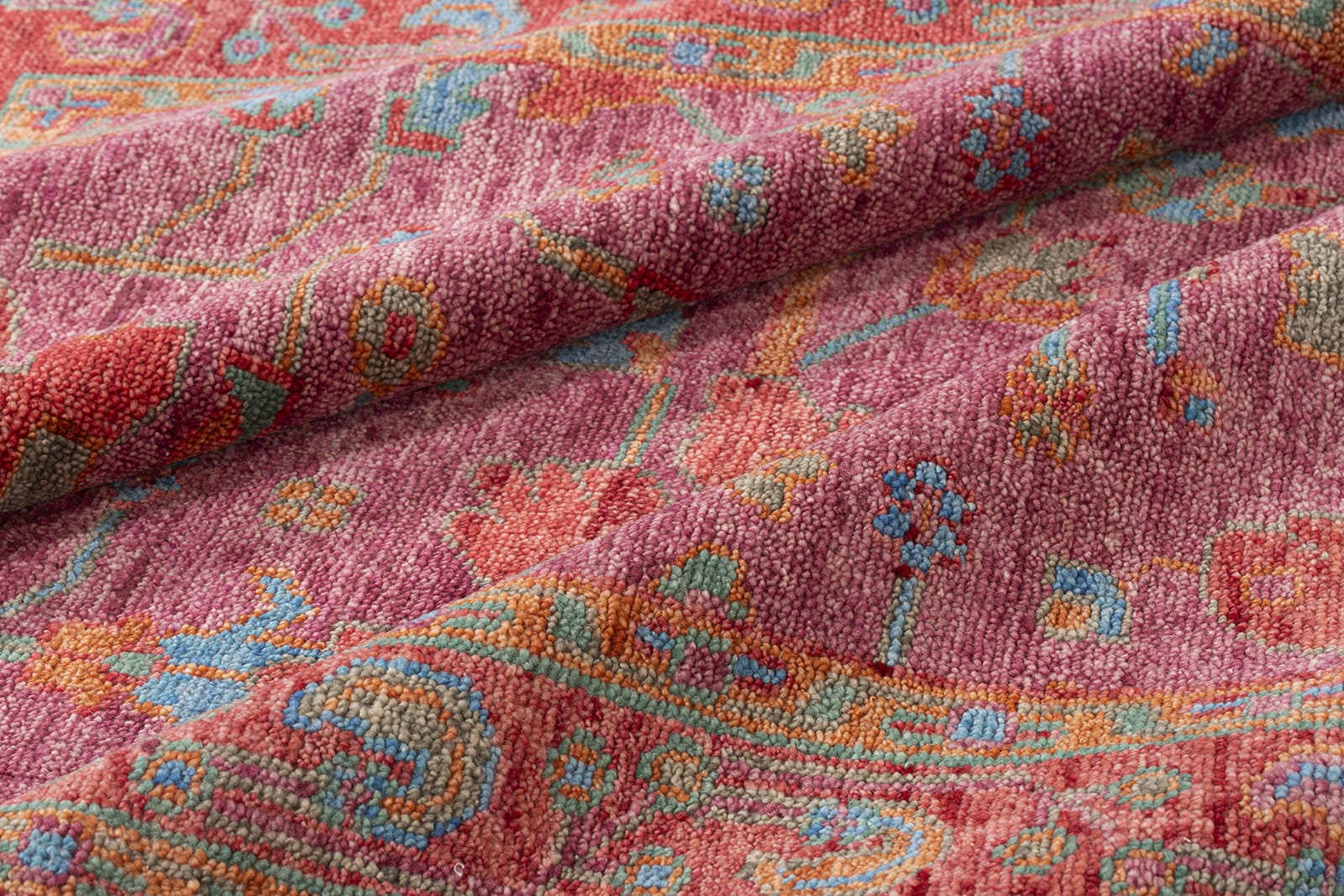 detail image of Bidjar II Raspberry hand knotted area rug design by Tufenkian