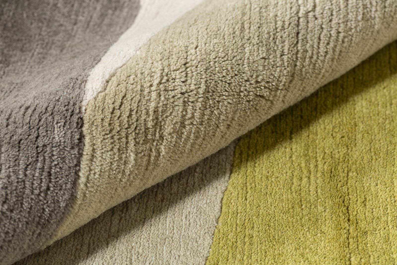 detail image of Crystal Green hand knotted area rug design by Tufenkian