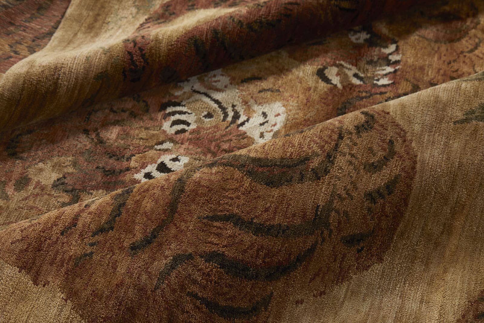 RUMBLE IN THE JUNGLE BRONZE Tufenkian Artisan Carpets 